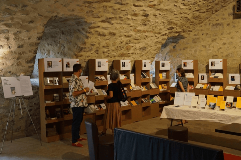 Exposition à la librairie éphémère d’Ombres blanches, Banquet du livre 2021 « Toute lecture est un parcours ». © MdB&g